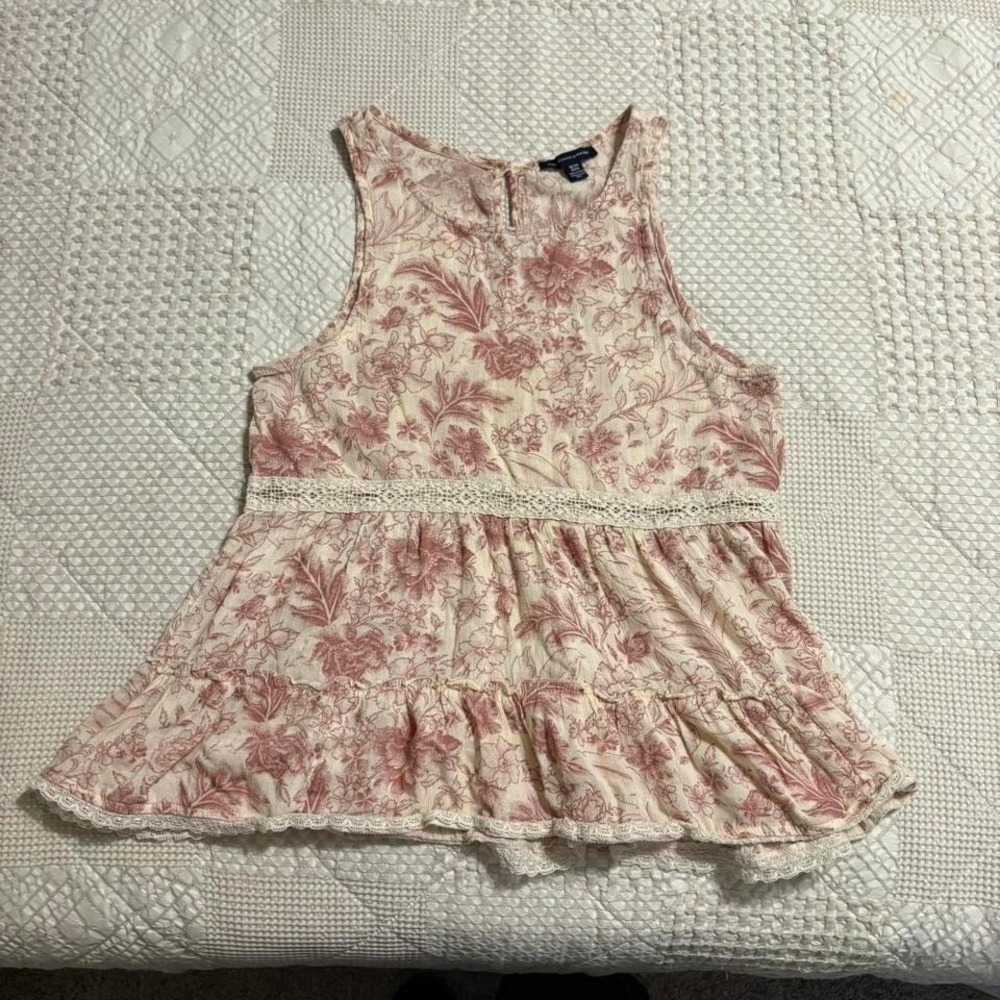 American Eagle pink floral babydoll top with lace trim, XS